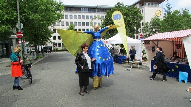 Eveline Lämmer in Begleitung der Europa